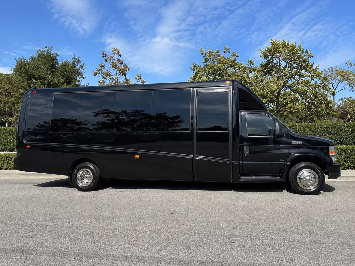 ontario efficient corporate bus rentals in ontario